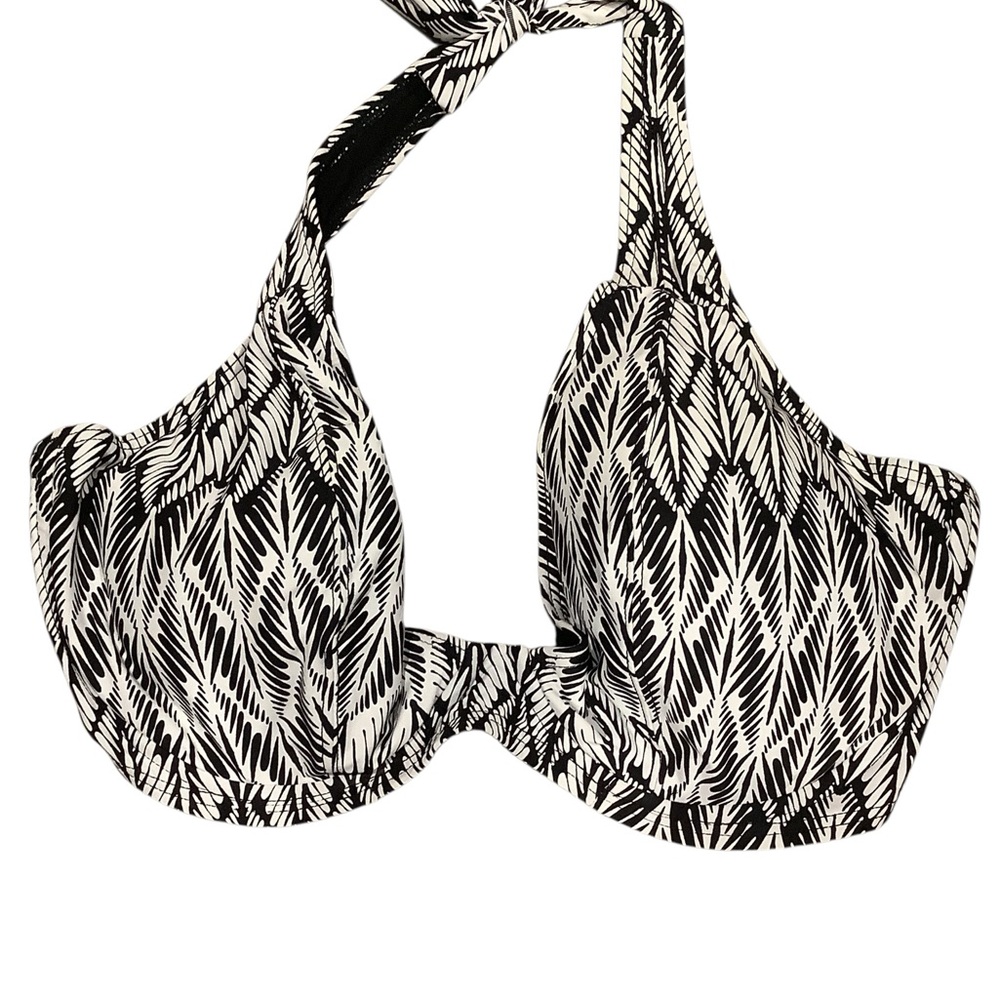 Women’s Sunsets Monochrome Leaf Pattern Bikini Top BRAND NEW. TOP ONLY